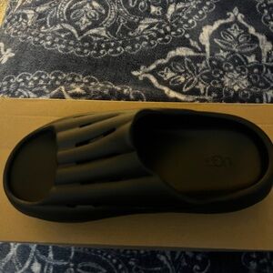 UGG Women’s Black Slip-On Foam Slide